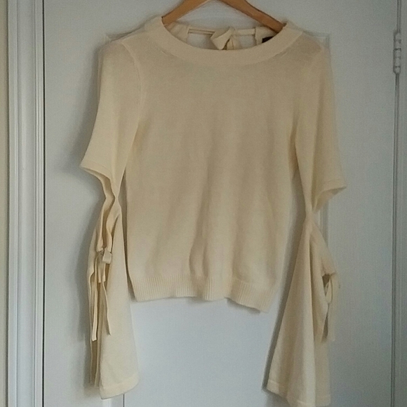 INTERMIX - Brit Slit Sleeve Summer Sweater - Picture 3 of 6
